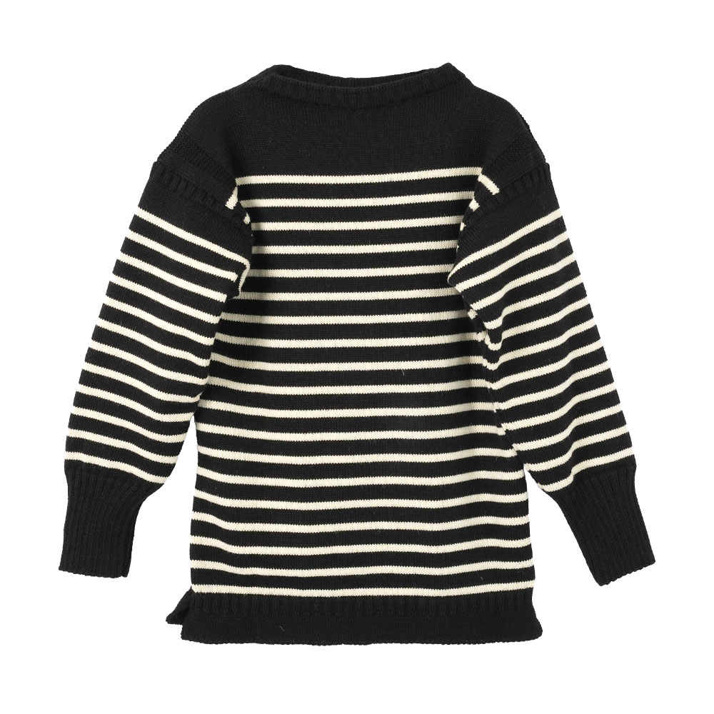 THE GERNSEY BLACK/SNOW WHITE