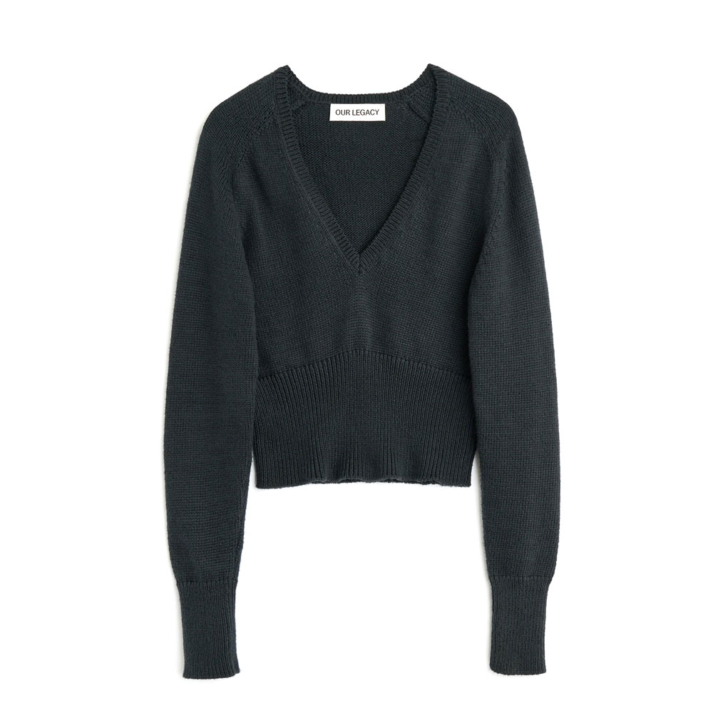 SHARP V-NECK BLACK CLOUD COTTON