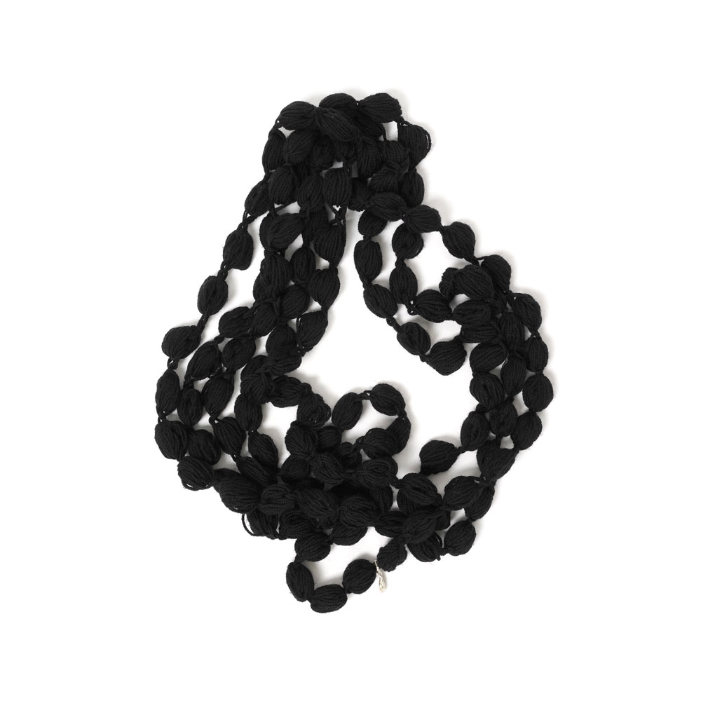 BLACK OYSTER NECKLACE BLACK