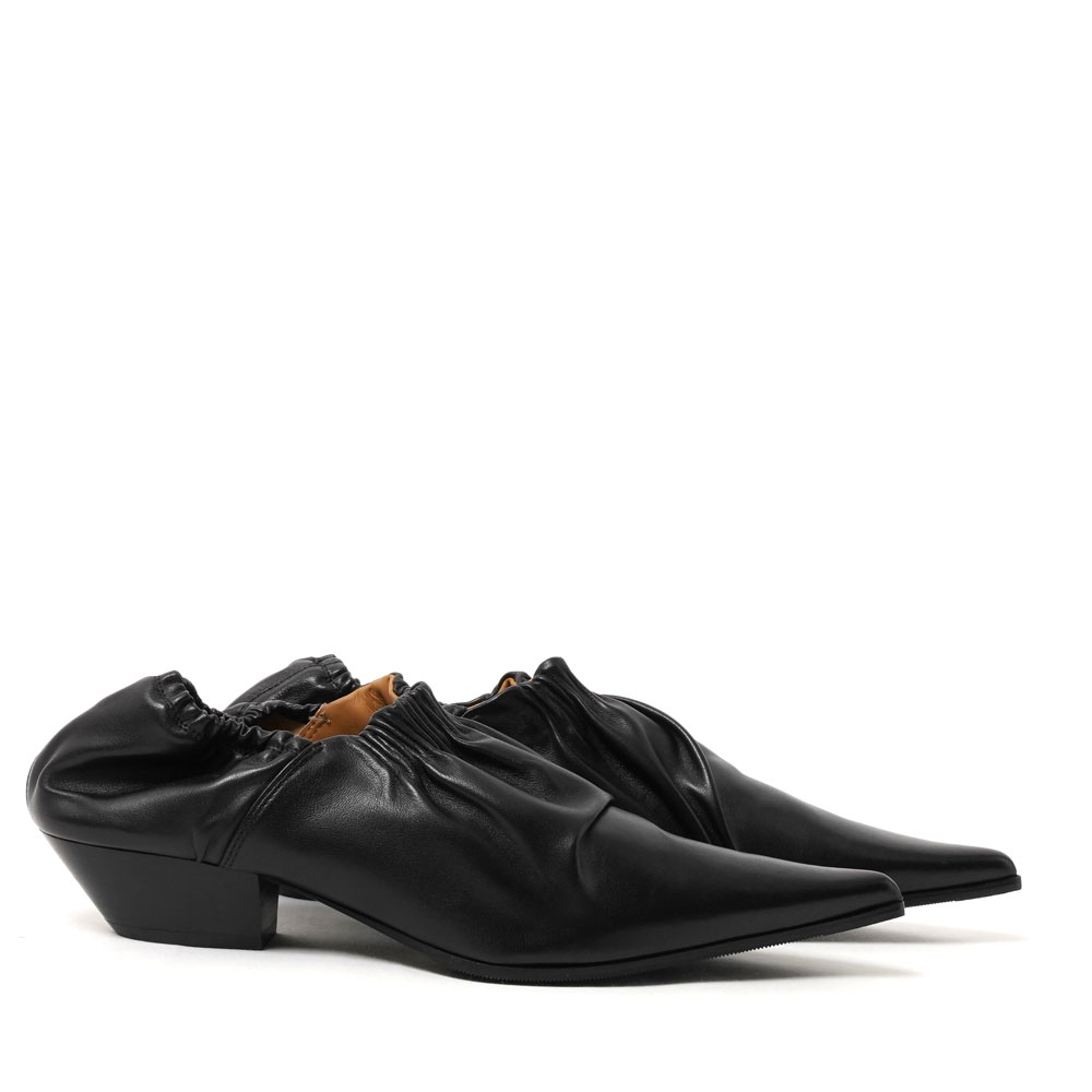 RANCH ENVELOPE HEEL SOOT BLACK SOFTGRAIN NAPPA