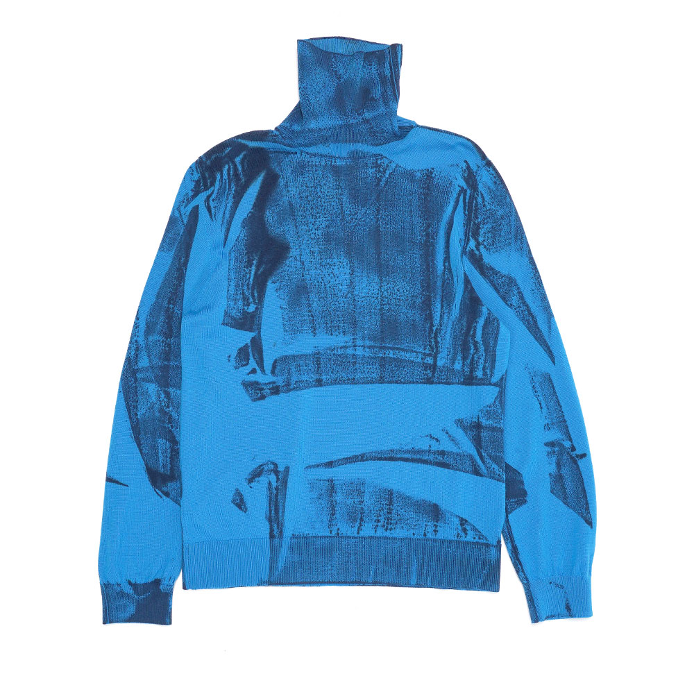 LIGHT BLUE TURTLENECK WITH NAVY PRINT